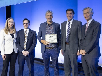 ISHLT2026_Grants-Awards_CareDxLTX Photo of the 2025 Biomarker + AI in LTX Research Grant