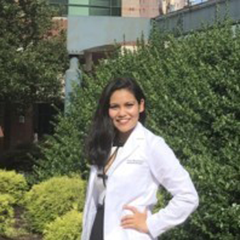 Anna Niroomand Headshot