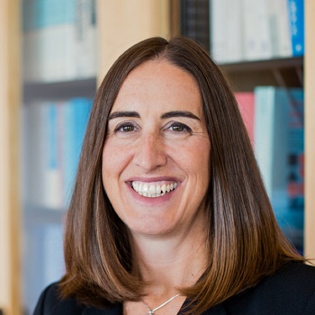 Headshot of Lorriana Leard