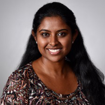 Sravanthi Nandavaram headshot