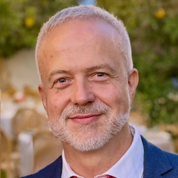 Headshot of Mario Royo-Villanova