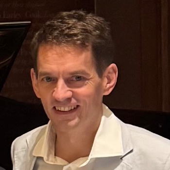 Headshot of Jacob Simmonds